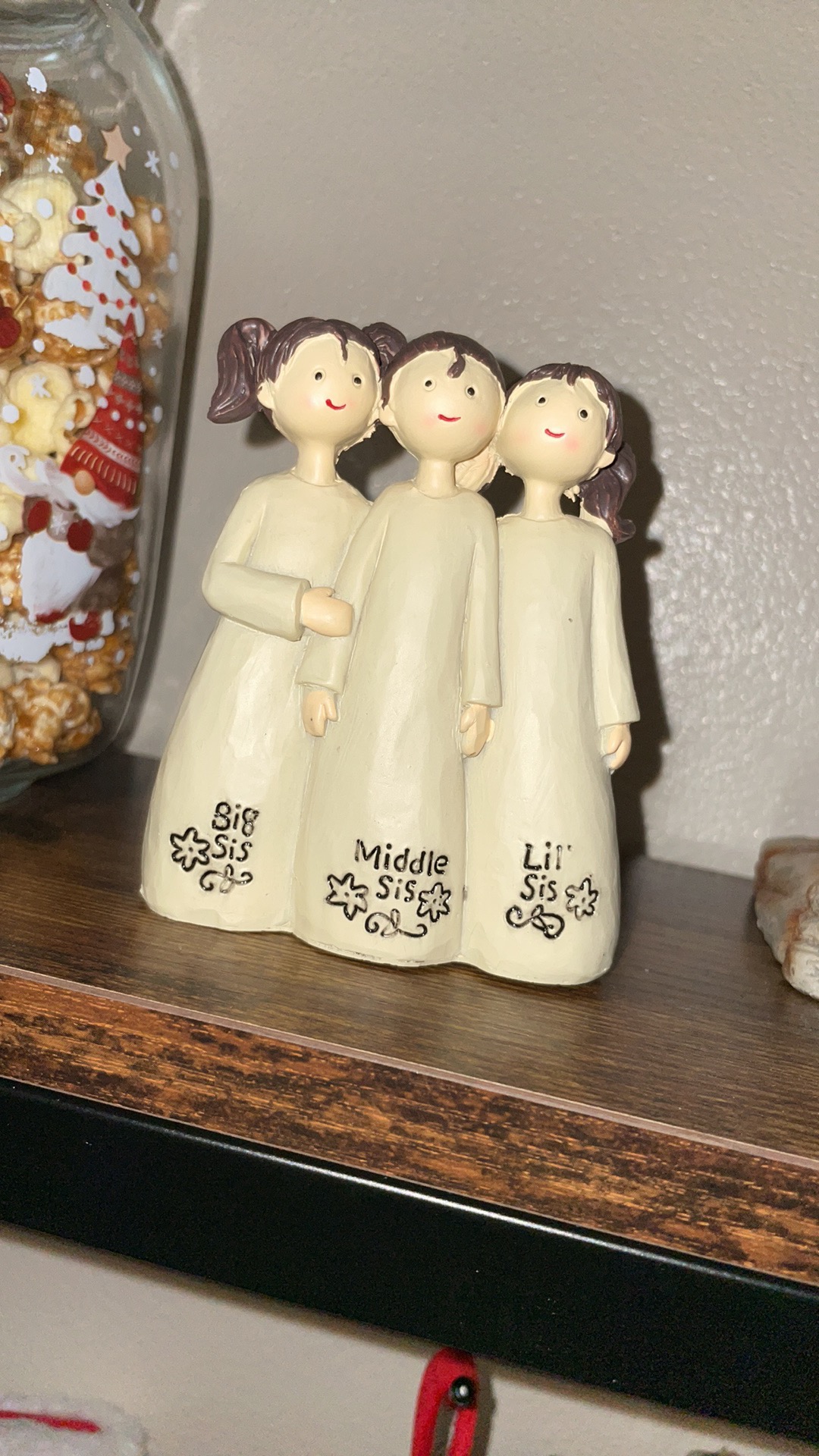 Sisters And Friends Sculpture Decorative Ornaments Celebrating And ...